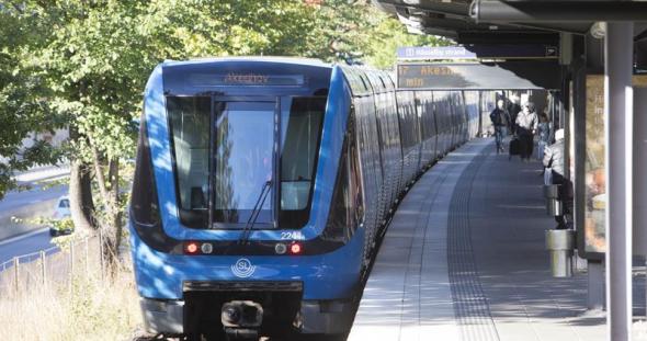Tunnelbanan i Stockholm ska byggas ut i en ny sträckning från Fridhemsplan till &Auml;lvsjö.