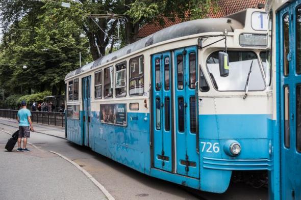Generationsskifte i spårvagnstrafiken. Under torsdagen rullade de snart 60 år gamla spårvagnarna av typen M28 in i depå för gott.